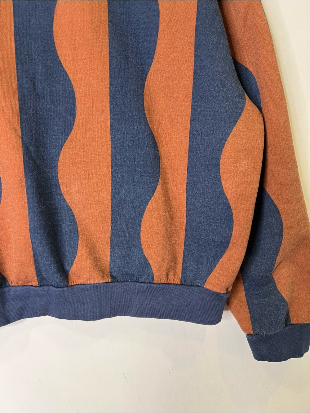 Dusen Dusen River Sweatshirt Size Medium - Picture 8 of 9
